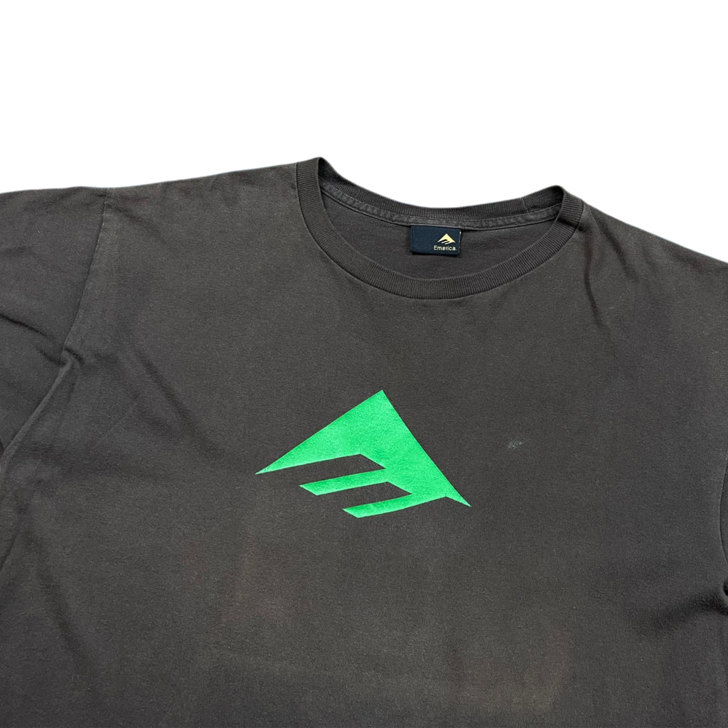 Vintage 00's Emerica Skateboarding Graphic T-shirt (M)